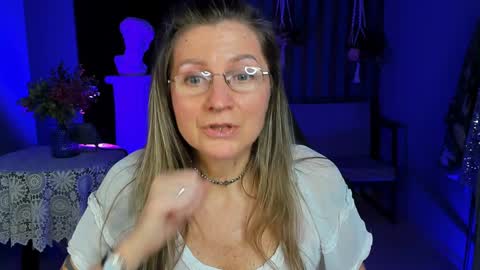 Frida Tander online show from 01-20-25, 03:07