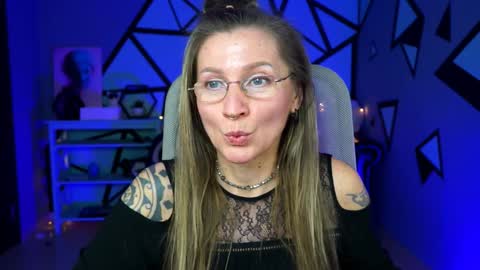 Frida Tander online show from 02-08-25, 04:04