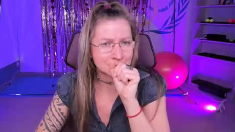 Frida Tander online show from 02-20-25, 03:30