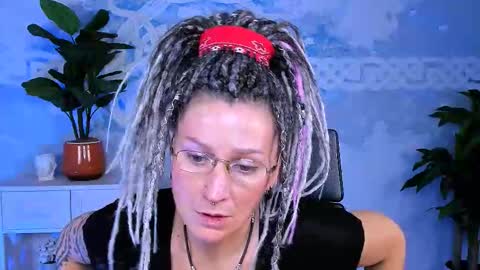 Frida Tander online show from 10-06-25, 05:05