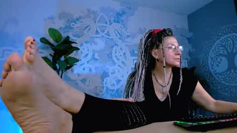 Frida Tander online show from 10-11-25, 05:17