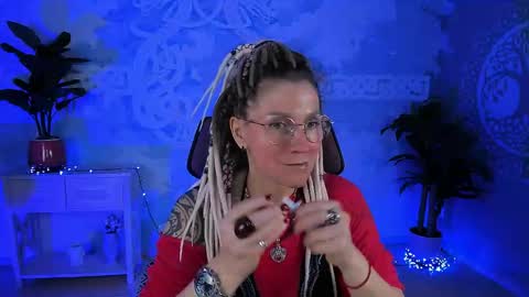 Frida Tander online show from 05-12-26, 05:15