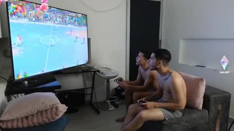 Snapshot of friendsbi_sextape chatting on 12-28-24, 12:03 Bella Fran Steven and Pepe online show from 12-28-24, 12:03