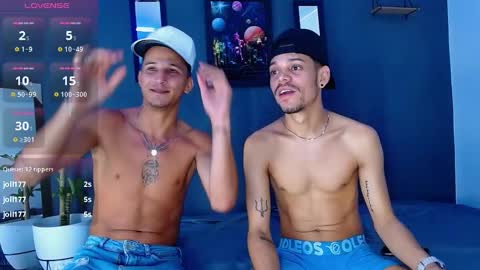 Snapshot of friendsofeverything_ chatting on 12-21-24, 03:53 Adam y pitter online show from 12-21-24, 03:53