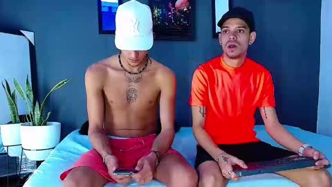 Snapshot of friendsofeverything_ chatting on 12-23-24, 04:17 Adam y pitter online show from 12-23-24, 04:17