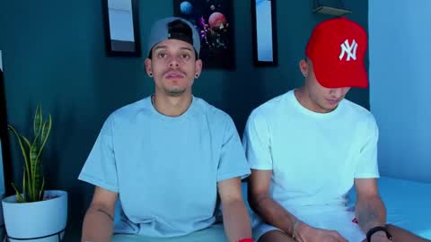 Snapshot of friendsofeverything_ chatting on 03-02-25, 11:20 Adam y pitter online show from 03-02-25, 11:20