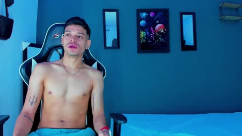 Snapshot of friendsofeverything_ chatting on 03-05-25, 11:28 Adam y pitter online show from 03-05-25, 11:28