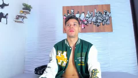 Snapshot of friendsofeverything_ chatting on 09-12-25, 12:16 Adam y pitter online show from 09-12-25, 12:16