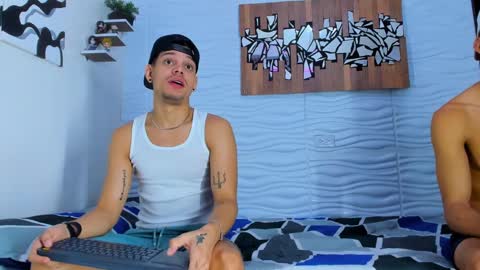 Snapshot of friendsofeverything_ chatting on 09-23-25, 01:36 Adam y pitter online show from 09-23-25, 01:36