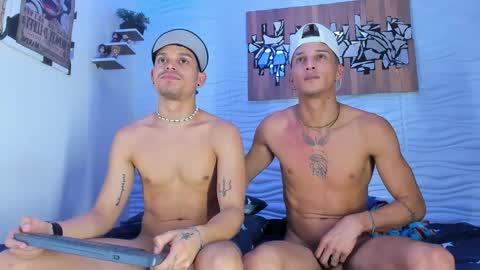 Snapshot of friendsofeverything_ chatting on 10-06-25, 02:09 Adam y pitter online show from 10-06-25, 02:09