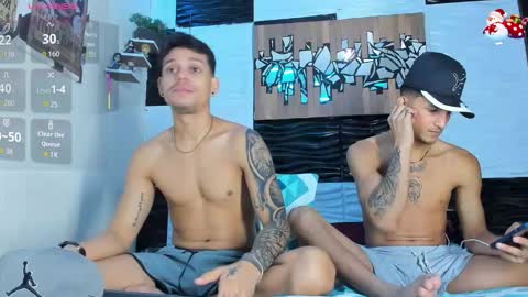 Snapshot of friendsofeverything_ chatting on 11-12-25, 01:33 Adam y pitter online show from 11-12-25, 01:33