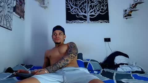 Adam y pitter online show from 05-24-26, 01:54