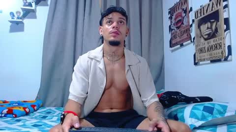 Snapshot of friendsofeverything_ chatting on 07-11-26, 12:19 Adam y pitter online show from 07-11-26, 12:19