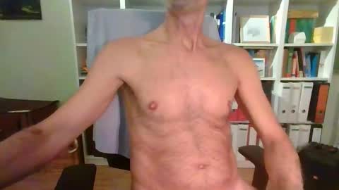 Snapshot of frisco69 chatting on 10-31-25, 05:47 frisco69 online show from 10-31-25, 05:47