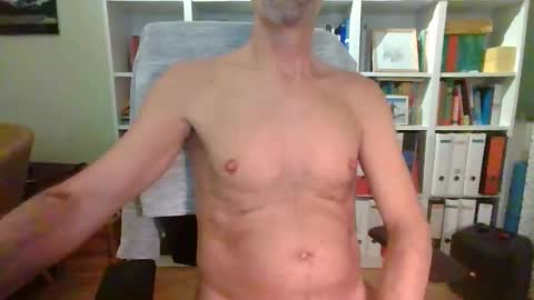 Snapshot of frisco69 chatting on 12-19-25, 06:04 frisco69 online show from 12-19-25, 06:04