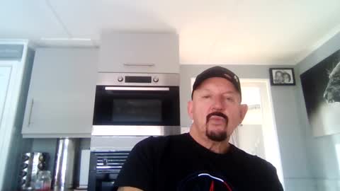 Snapshot of friskyneedsum chatting on 02-18-25, 02:38 bob online show from 02-18-25, 02:38