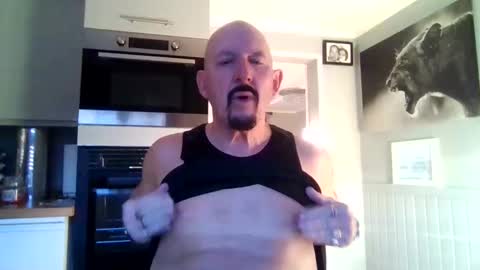 Snapshot of friskyneedsum chatting on 02-27-25, 05:04 bob online show from 02-27-25, 05:04