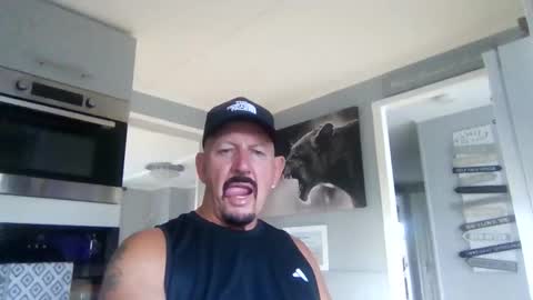 Snapshot of friskyneedsum chatting on 09-11-25, 04:18 bob online show from 09-11-25, 04:18