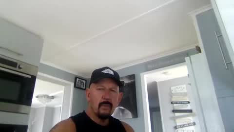 Snapshot of friskyneedsum chatting on 09-23-25, 01:03 bob online show from 09-23-25, 01:03