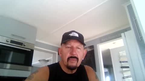 Snapshot of friskyneedsum chatting on 09-24-25, 10:29 bob online show from 09-24-25, 10:29