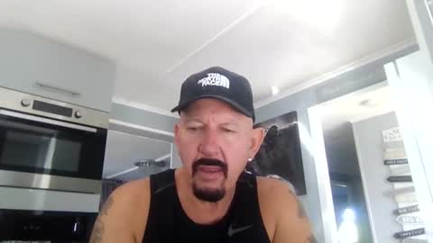 Snapshot of friskyneedsum chatting on 09-29-25, 09:25 bob online show from 09-29-25, 09:25