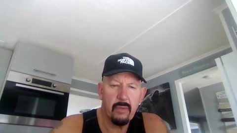 Snapshot of friskyneedsum chatting on 10-13-25, 08:47 bob online show from 10-13-25, 08:47