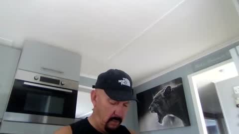 Snapshot of friskyneedsum chatting on 11-04-25, 12:04 bob online show from 11-04-25, 12:04