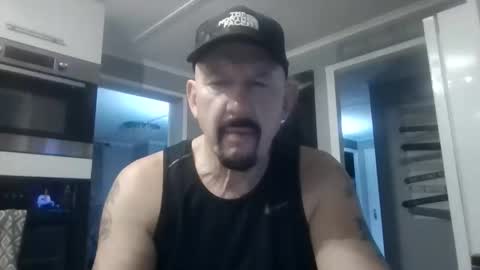 Snapshot of friskyneedsum chatting on 11-06-25, 05:03 bob online show from 11-06-25, 05:03