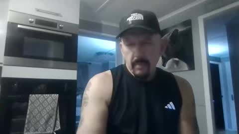 Snapshot of friskyneedsum chatting on 11-07-25, 05:35 bob online show from 11-07-25, 05:35