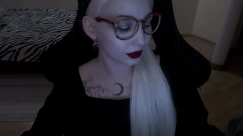 Snapshot of fromsun_forsoul chatting on 04-30-26, 09:30 Lilith online show from 04-30-26, 09:30