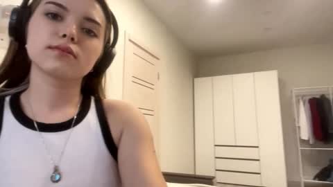Snapshot of frosted_bloom chatting on 09-11-25, 02:17 Emily online show from 09-11-25, 02:17