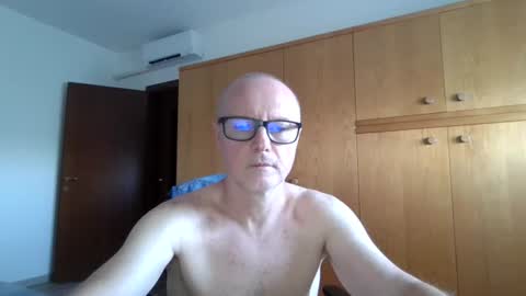 Frustino online show from 06-17-26, 04:41