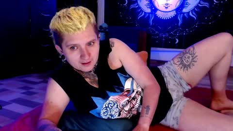          HEHIM  online show from 01-09-25, 10:52