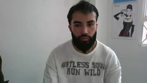 Snapshot of ftmen chatting on 05-11-26, 04:59 Jestevan online show from 05-11-26, 04:59