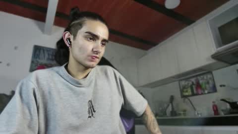 Jhonny online show from 11-18-25, 11:48