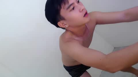   online show from 03-10-25, 01:43