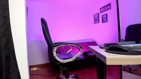 Snapshot of fuckerwate chatting on 10-31-25, 09:16 SERGIO THE SEX LAWYER online show from 10-31-25, 09:16