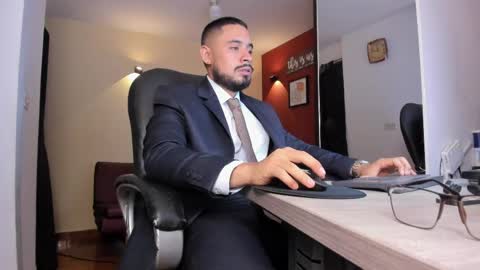 Snapshot of fuckerwate chatting on 04-11-26, 03:33 SERGIO THE SEX LAWYER online show from 04-11-26, 03:33