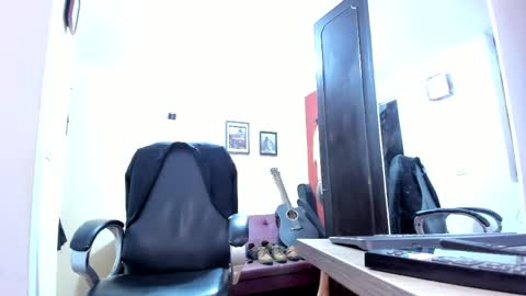 Snapshot of fuckerwate chatting on 04-17-26, 03:09 SERGIO THE SEX LAWYER online show from 04-17-26, 03:09