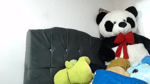 Mia and Gary  online show from 12-28-24, 07:55