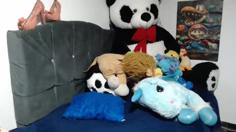 Mia and Gary  online show from 12-31-24, 12:32