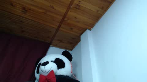 Mia and Gary  online show from 02-05-25, 06:13