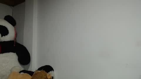 Mia and Gary  online show from 02-21-25, 08:07