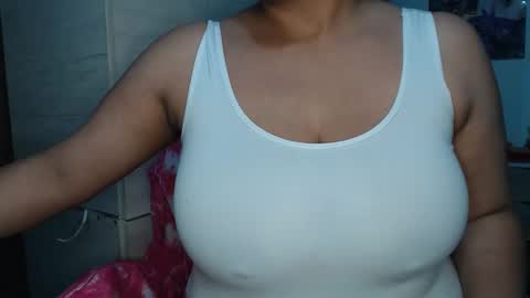 Mia and Gary  online show from 10-07-25, 02:20