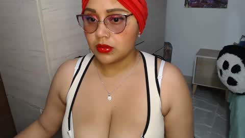 Mia and Gary  online show from 10-29-25, 02:58