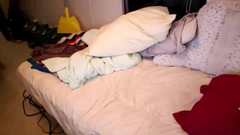 Snapshot of fuckmypussyplz1 chatting on 10-29-25, 12:29 fuckmypussyplz1 online show from 10-29-25, 12:29