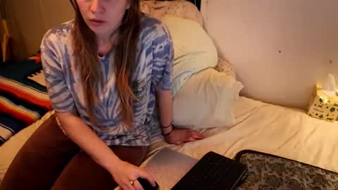 Snapshot of fuckmypussyplz1 chatting on 10-31-25, 01:06 fuckmypussyplz1 online show from 10-31-25, 01:06