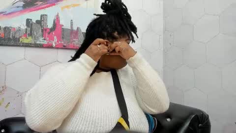 Snapshot of fuentes_anna chatting on 09-17-25, 11:34 Anna Fuentes online show from 09-17-25, 11:34