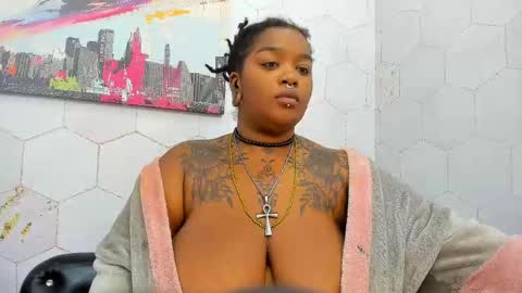 Snapshot of fuentes_anna chatting on 09-20-25, 11:44 Anna Fuentes online show from 09-20-25, 11:44