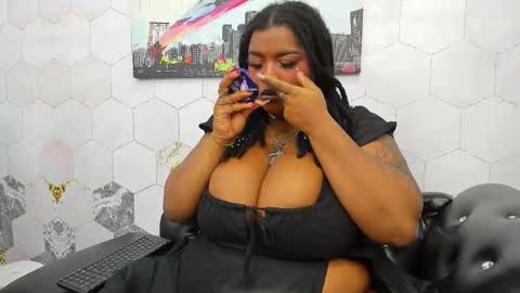 Snapshot of fuentes_anna chatting on 10-30-25, 12:56 Anna Fuentes online show from 10-30-25, 12:56